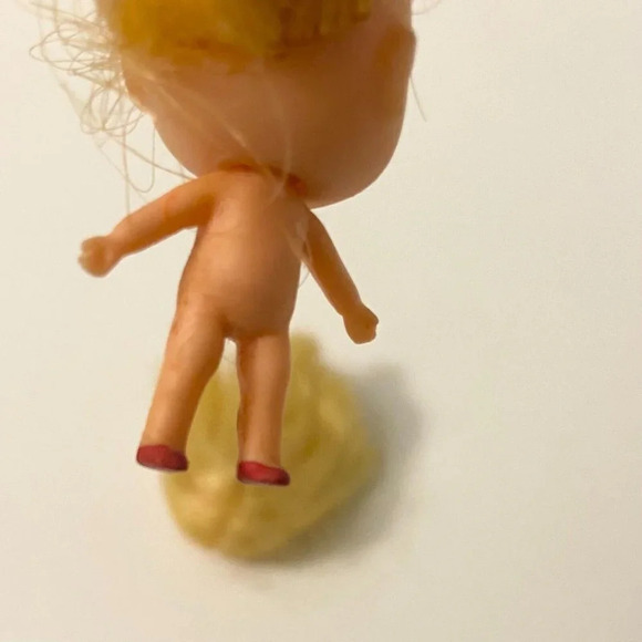 Vintage Liddle Kiddle Laffy Lemon Doll and Unmarked Miniature 2 Inch Doll - Picture 7 of 16